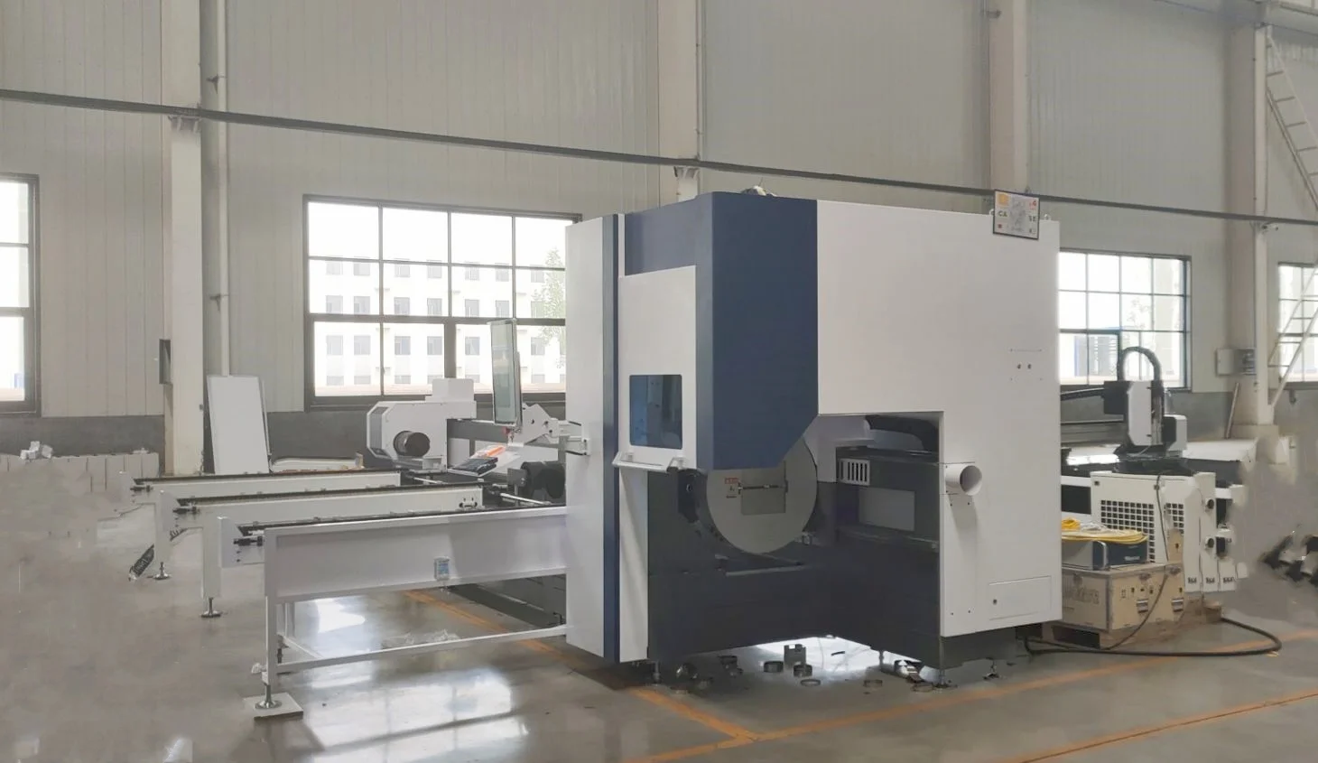 Metal Laser  Cutting Machine Ipg Fiber Laser Pipe Cutting Machine 1500w 3kw 2kw Tube Laser Metal Ms Ss Cs