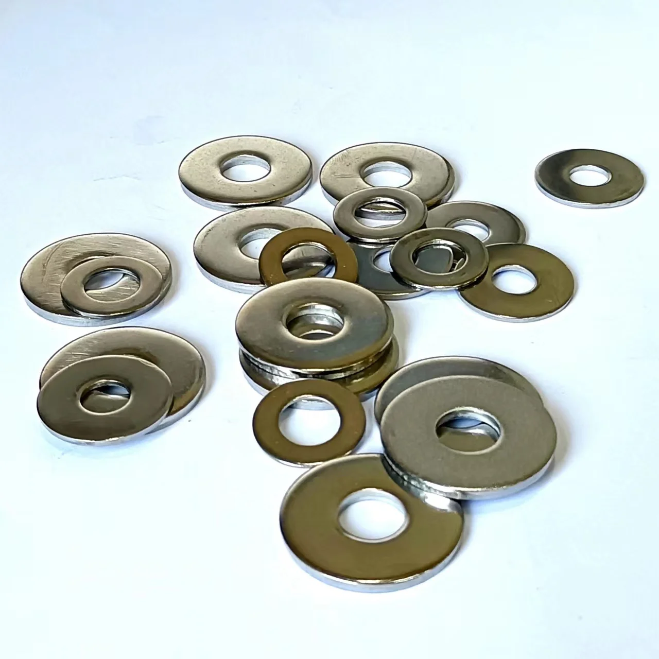 Reliable high quality different sizes low weight stainless steel 304/316 plain or silvery round circle ring DIN125 Flat washer