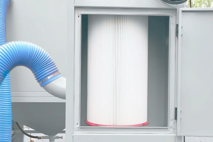 Kafan wheel sandblasting machine cabinet with turntable and cart