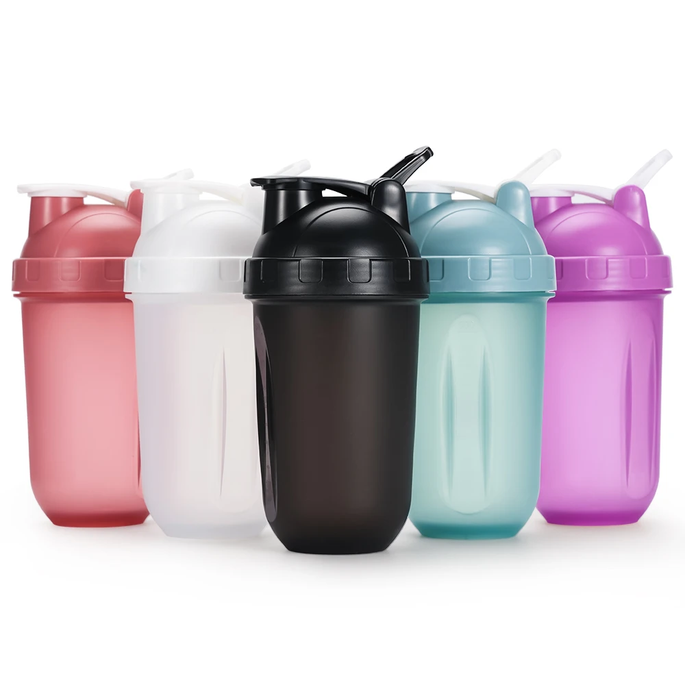 Wholesale custom logo 500ml Plastic gym water bottle  Protein powder shake bottle with handle