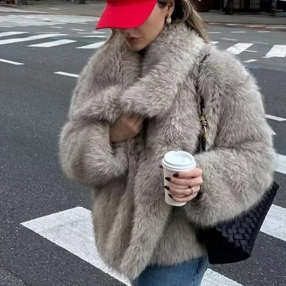 Fashion Soft Faux Fur Jacket Custom Long Sleeves Furry Wholesale Thick Warm Winter Fluffy Bubble Artificial Fur Coats for Women