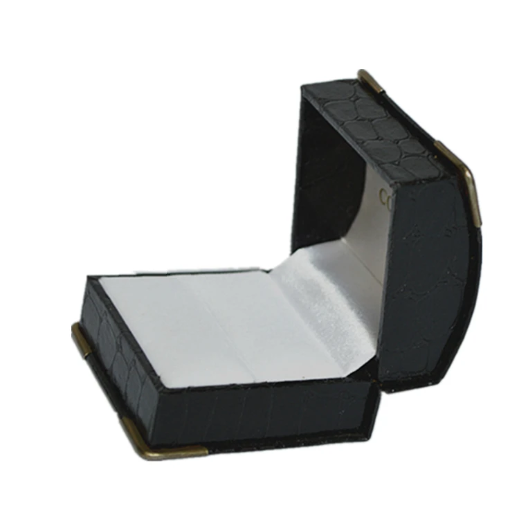 
Factory Made Custom logo Vaulted Black And White Leather Paper Metal Ring Slot Small Ring Packaging Jewelry box <img data-src=