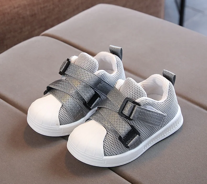 Модные удобные дышащие Нескользящие кроссовки оптом для девочек и мальчиков детская повседневная обувь