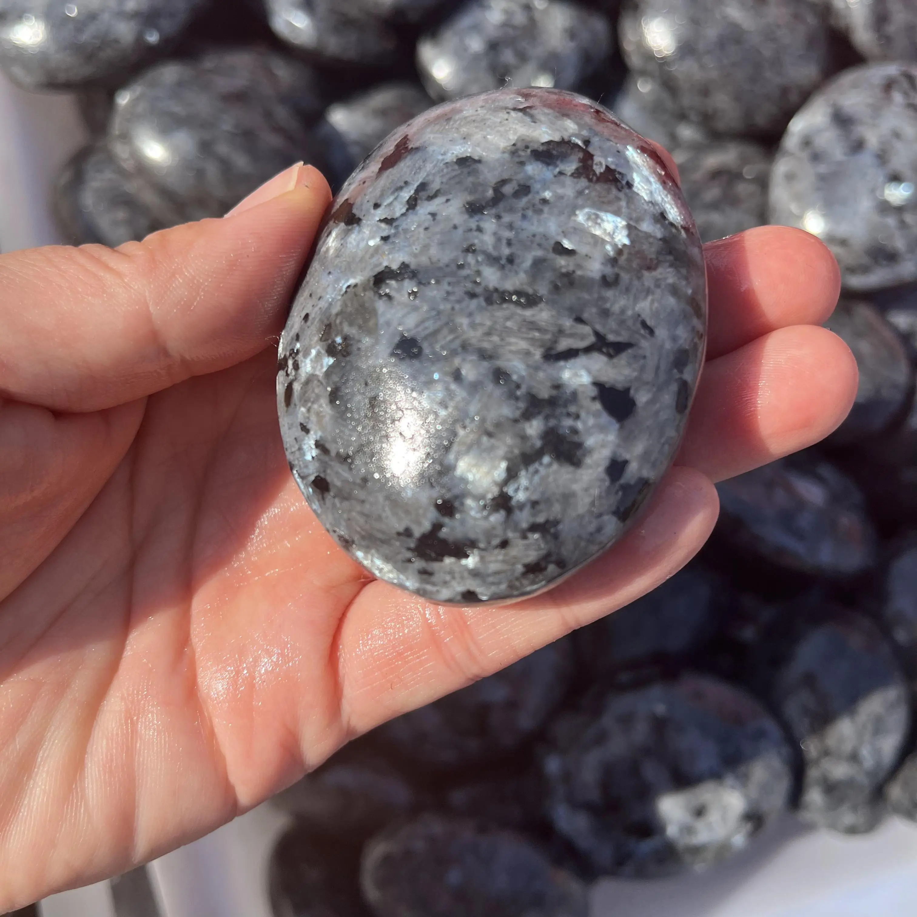 Wholesale natural crystal reiki palm stone larvikite quartz crystals healing palm stones crafts