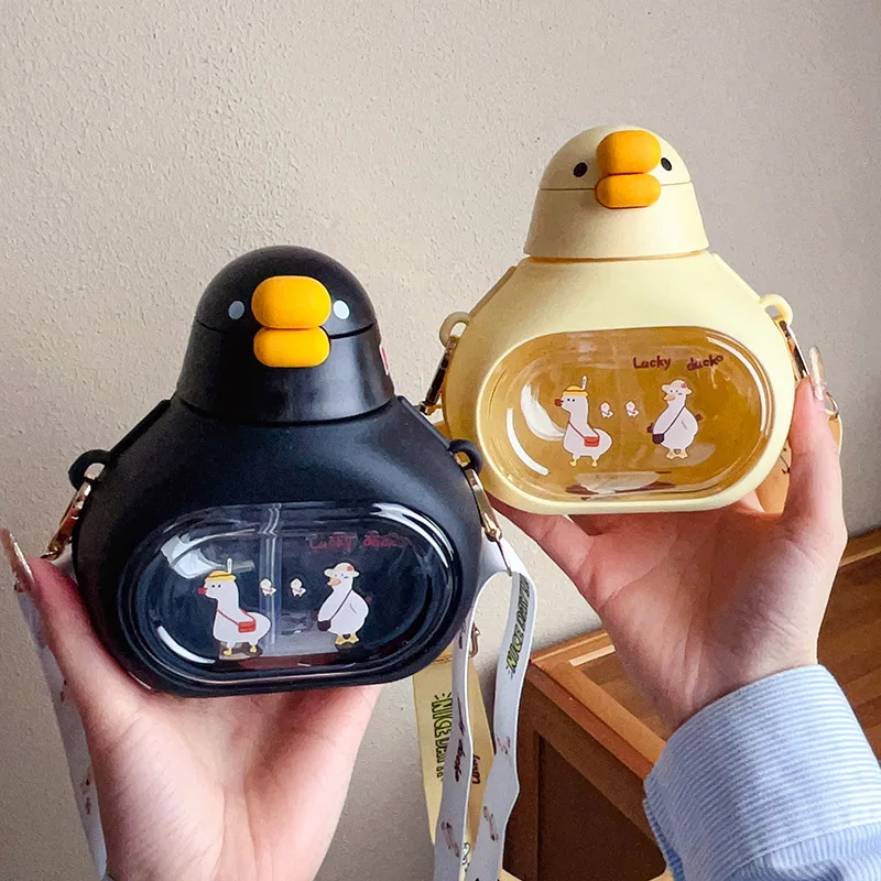 Seaygift Creative Cute duck girl gifts outdoor Children bounce lid drink juice water cup 650ml plastic water bottle with straw