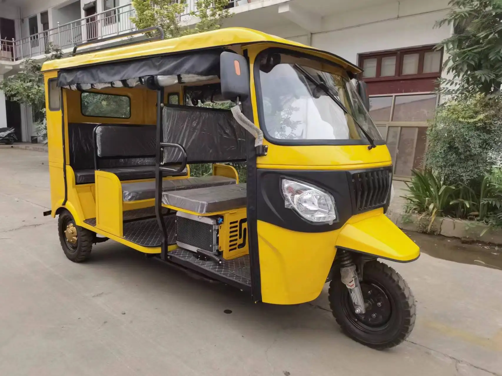 Mainstream Models Of Electric Gasoline Tricycles Are Hot Selling With 7-Seater Passenger Loaders Gasoline Tricycles And Taxis