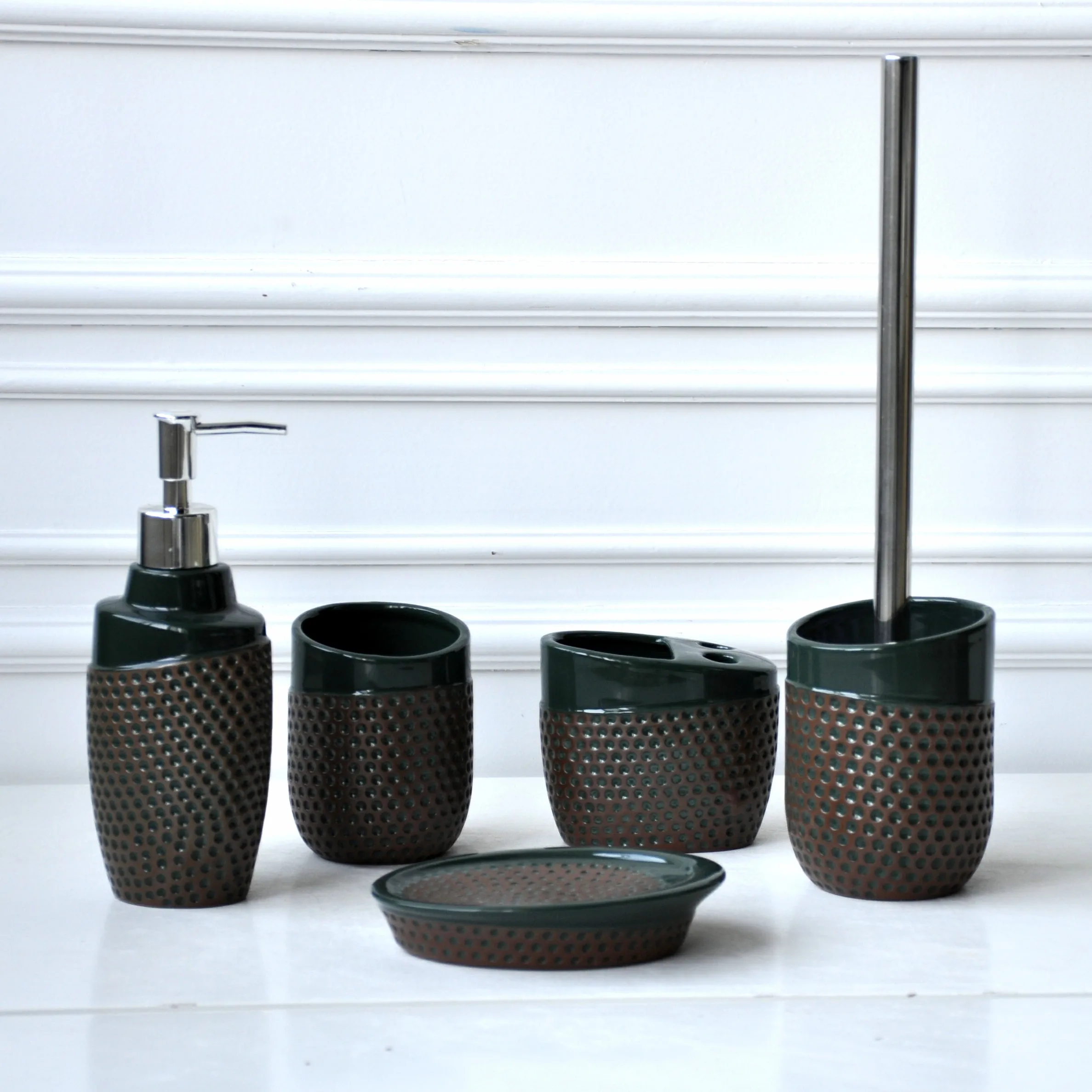 JIA SHUN Hotel sanitary wares 5 Pieces green glaze terracotta material gift items ceramic bathroom accessories set