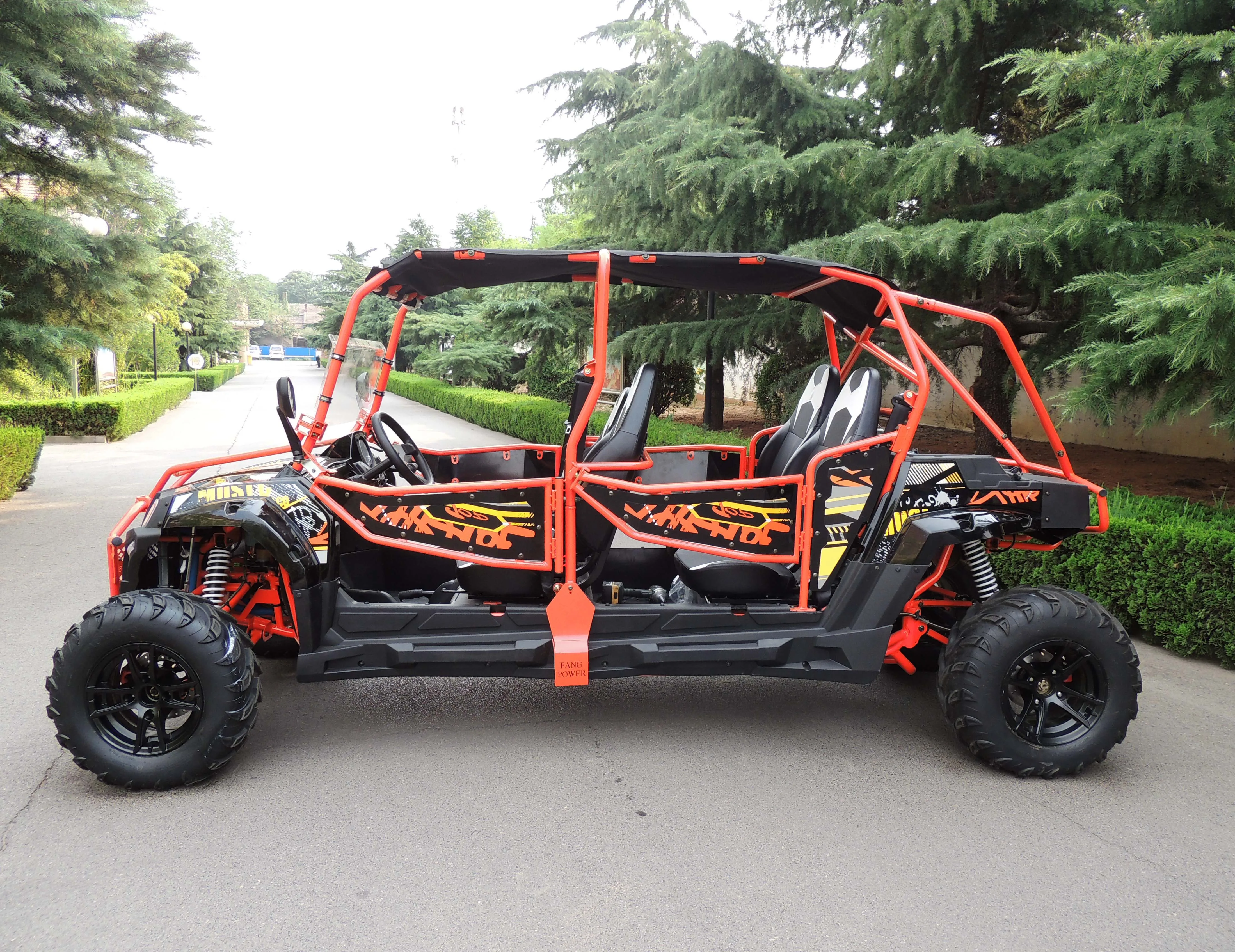 Can-Am Commander MAX DPS Style Fang Power 400 CC UTV 4 Seater Side-by-Sides (SxS) Utility with EPA CE