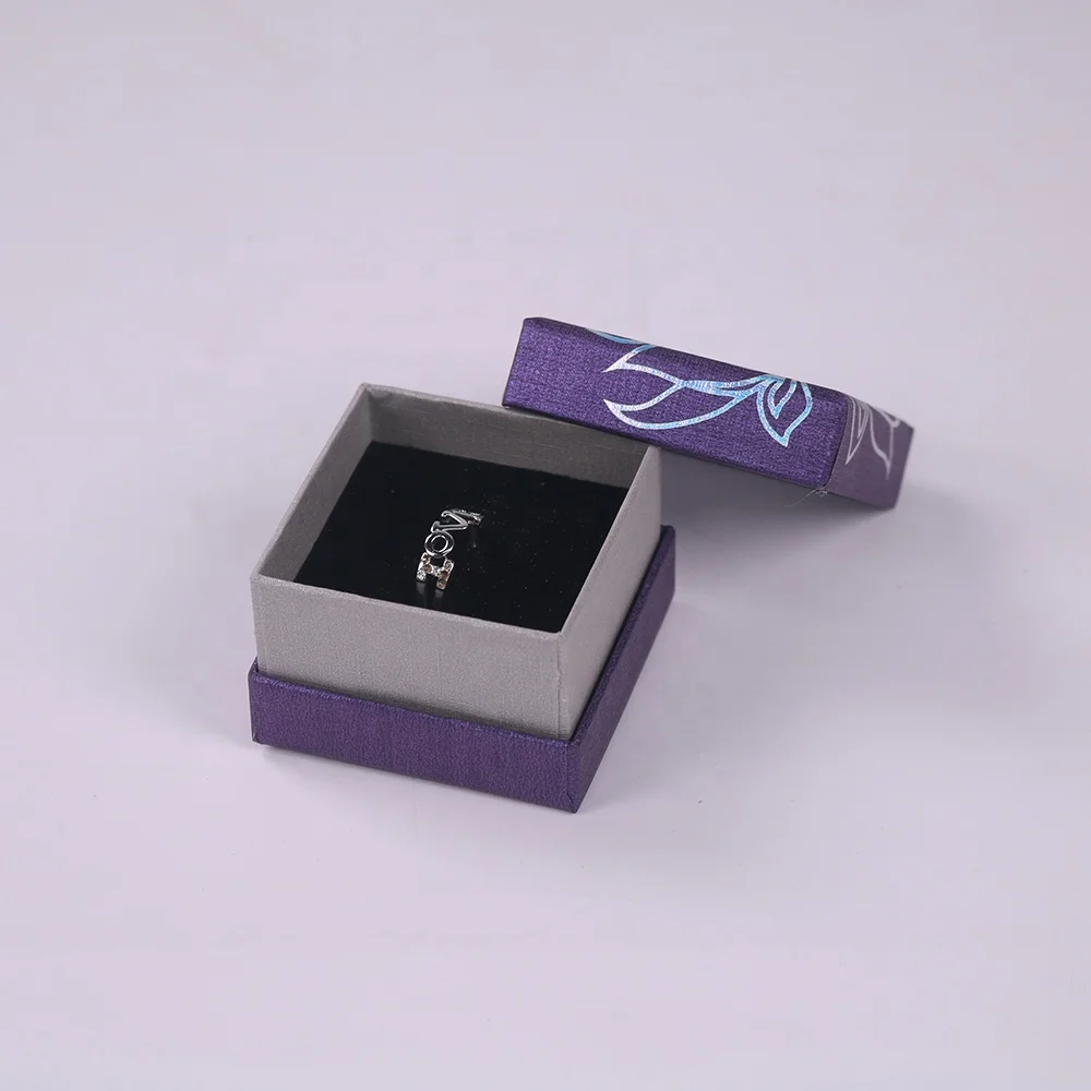 
Whosale Cheap Cardboard Purple Paper Ring Jewelry Gift Box With Silver Flower Hotstamping 