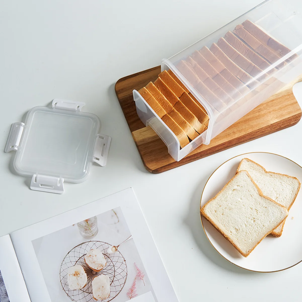 Bread Storage Container with Tray, Plastic Bread Box, Bread Container with Airtight Lid, Loaf Bread Keeper, Bread Holder