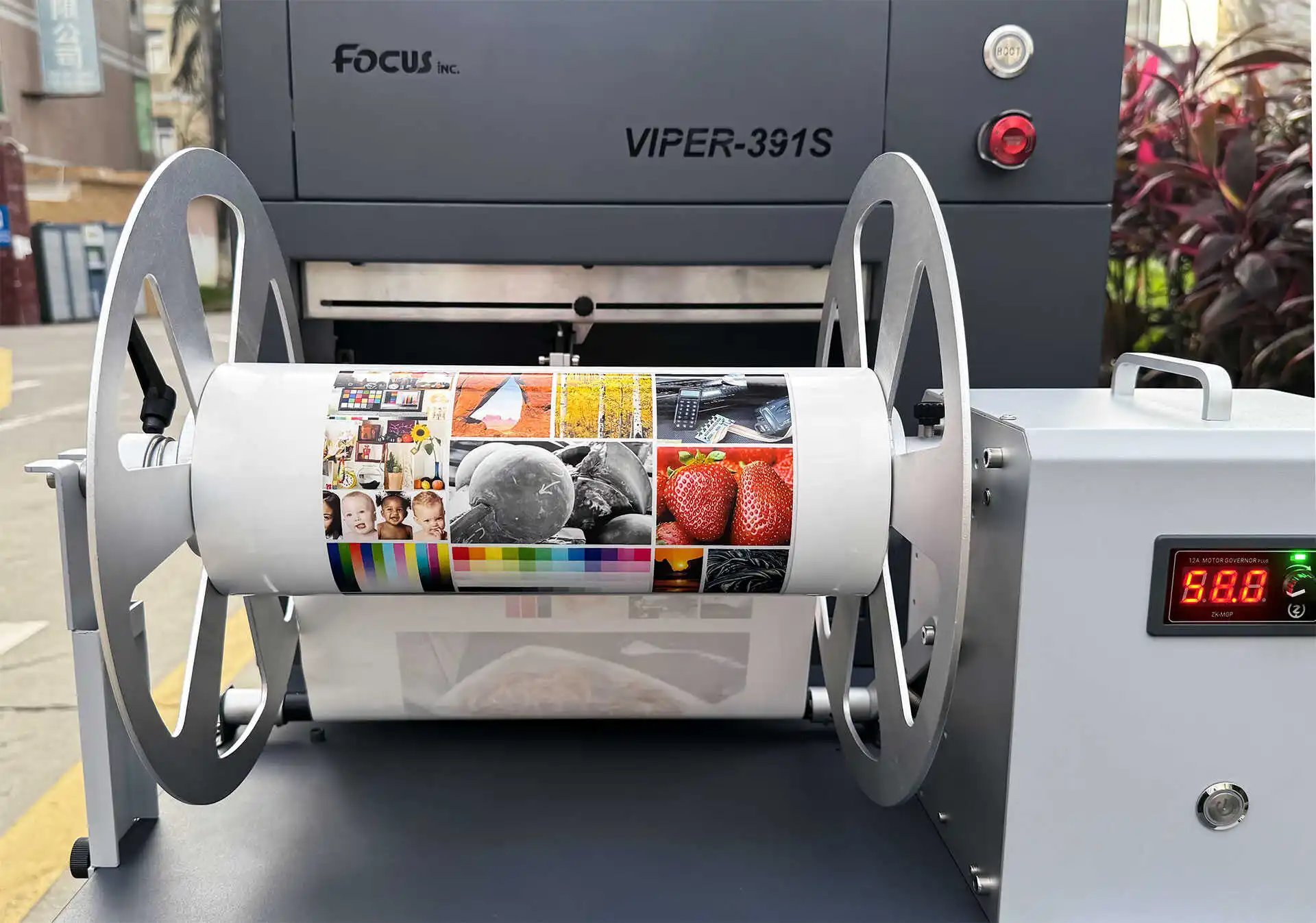Focus Inc. one pass roll to roll labeling machine for perfume bottle digital printer with die cut machine