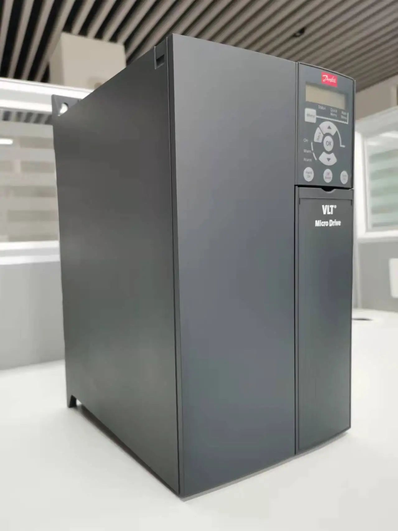 Оригинальный привод Danfoss FC51 FC301 FC302 VFD VLT Частотные инверторы