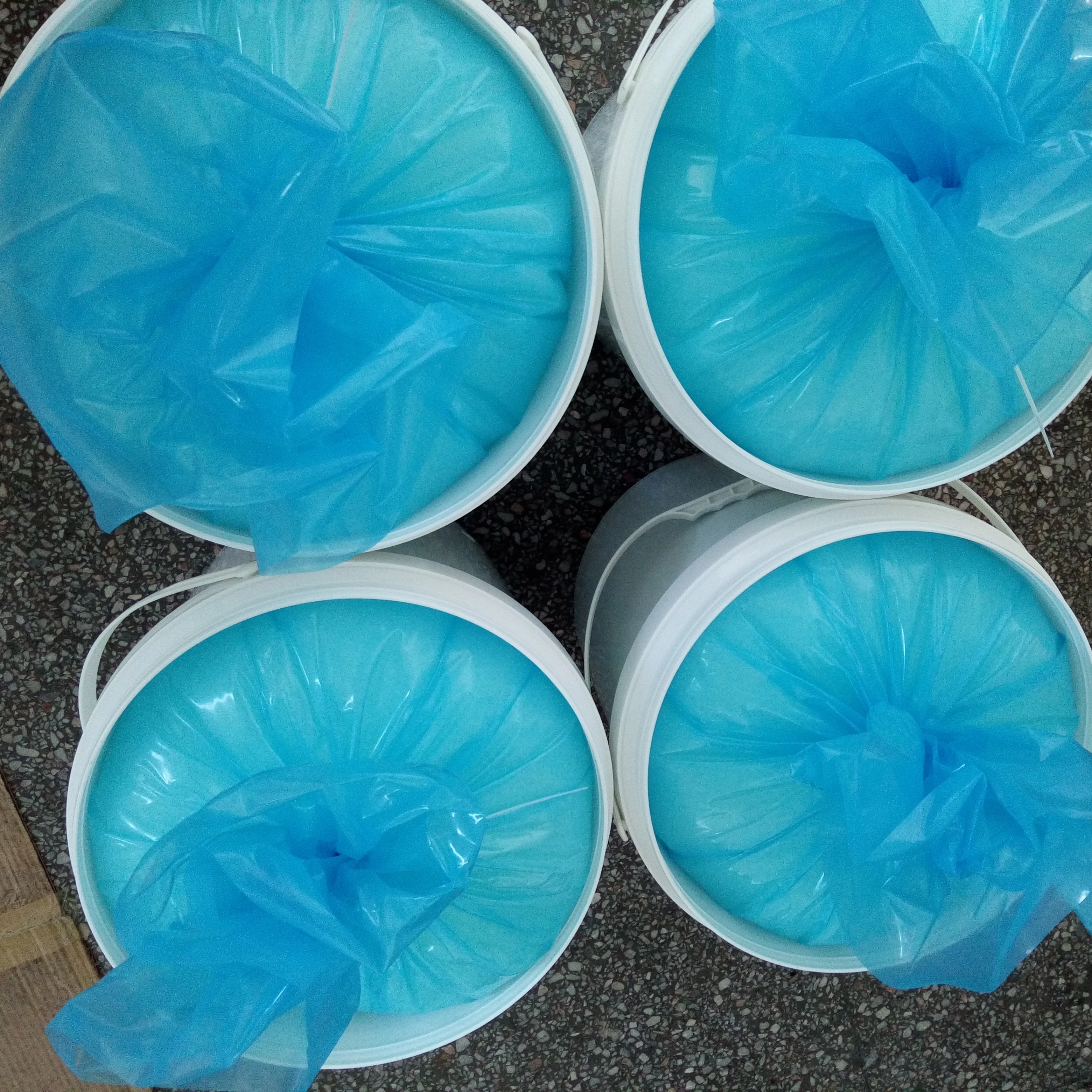 Two parts primer for cured silicone rubber