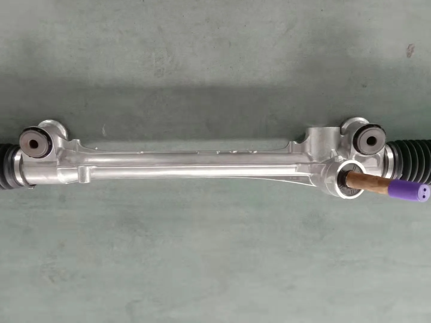 China manufacturer power steering racks and pinions for 08 Yaris  45510-52141 auto steering gear box