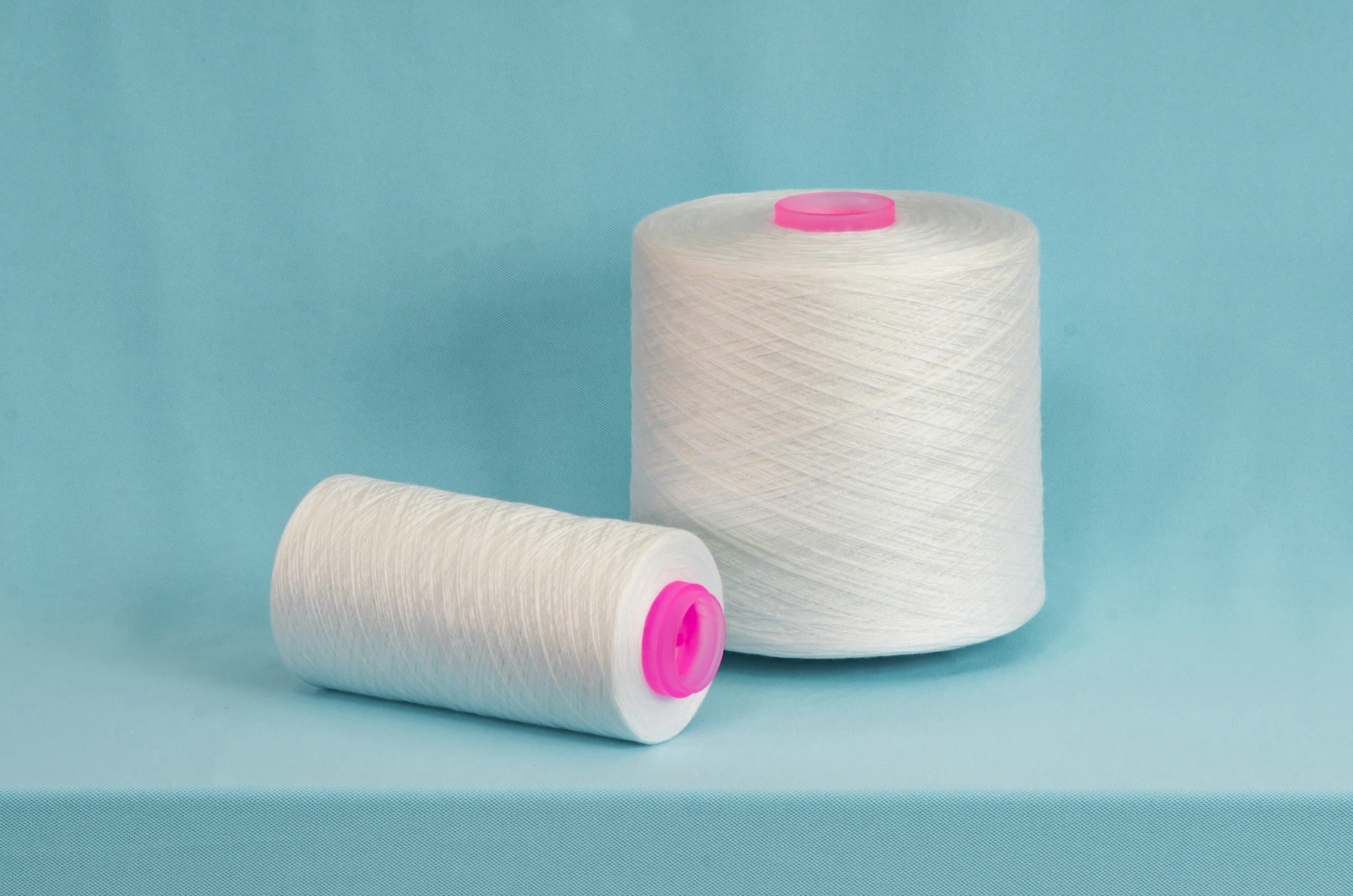 Чистый полиэстер сырой белый швейная нить для швейной одежды