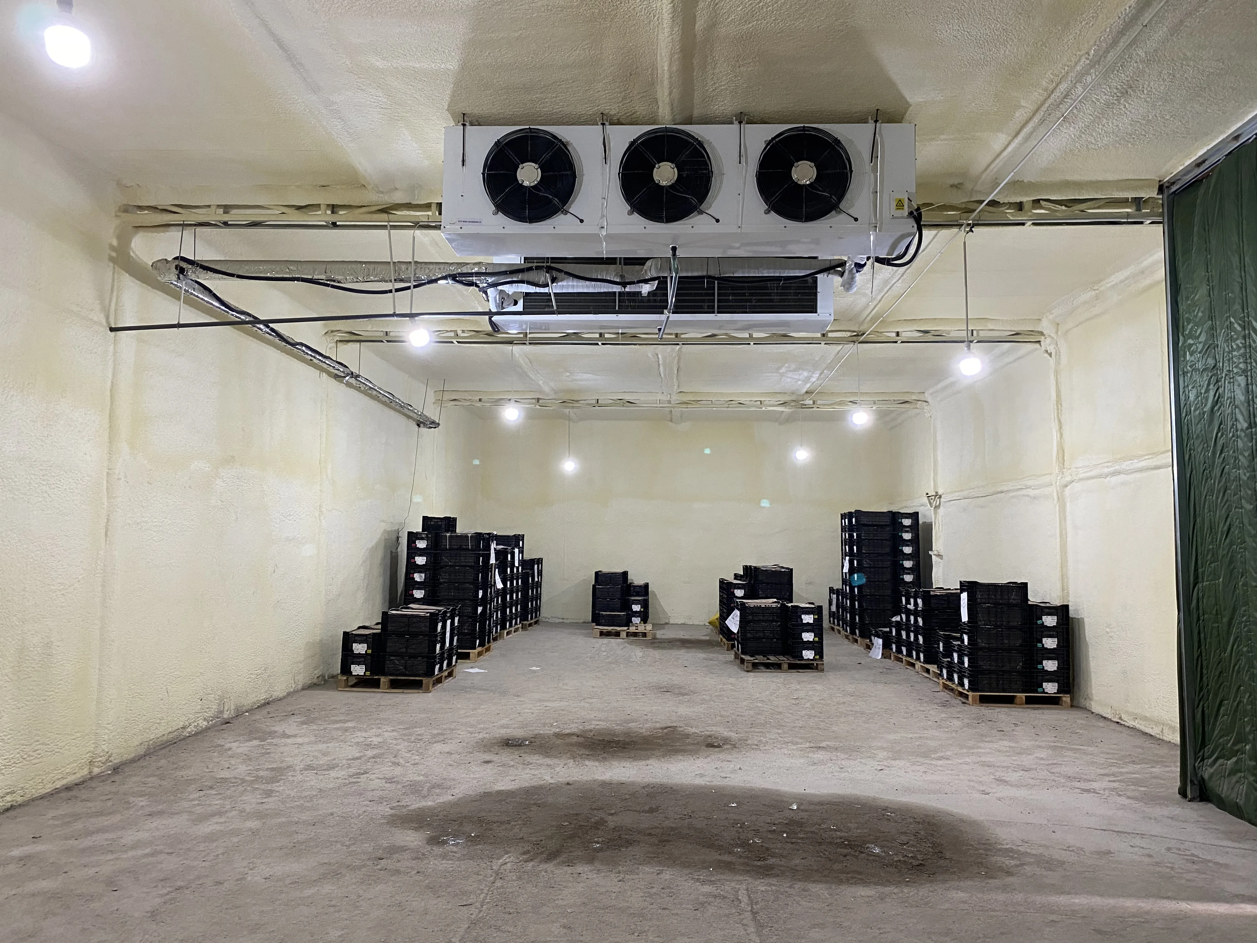 New thin wall design for cold room equipment