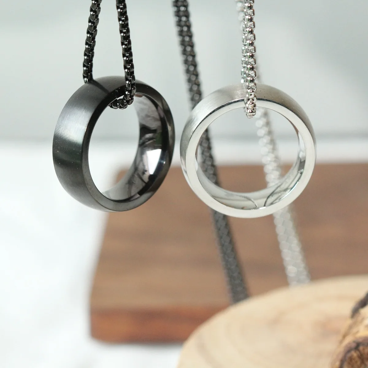 Fashionable Man Necessary Jewelry Accessories Prime Simple Ring Pendant Necklace Black Gun Plated Rings Pearl Chain Wholesale