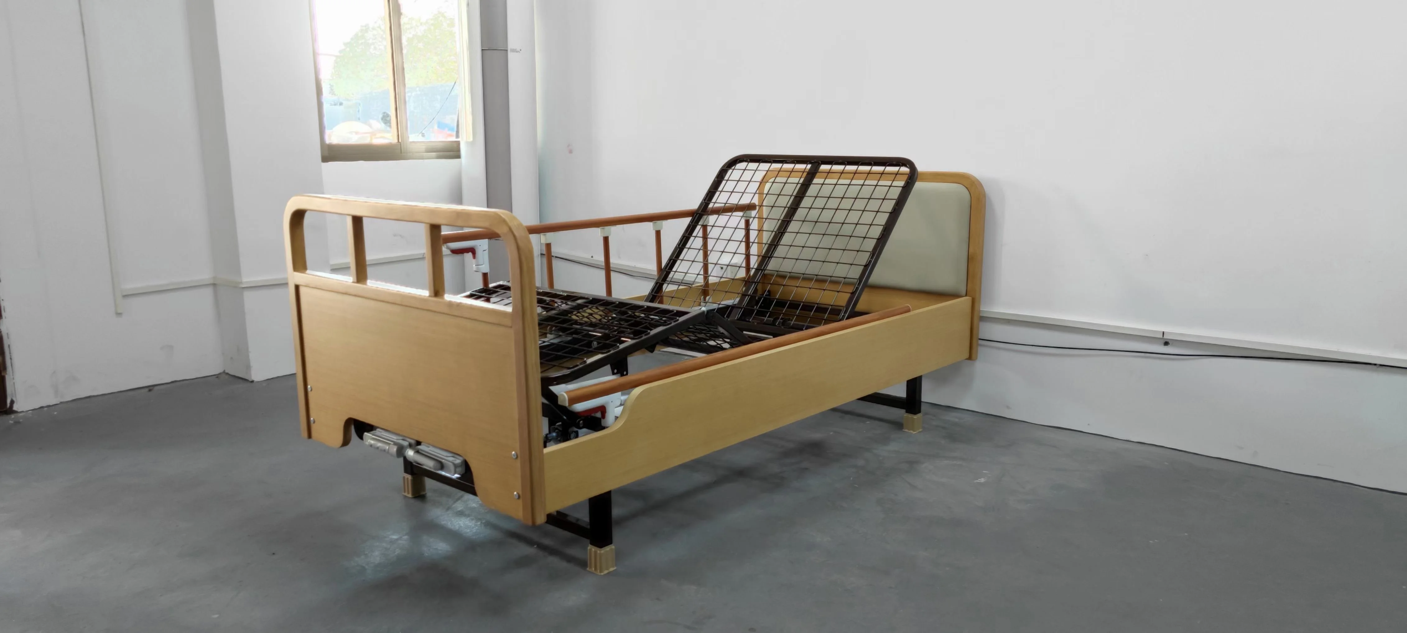 High Quality CE Certified Wooden Manual Nursing Bed Three Function Multifunction for Home or Hospital Use at Prices