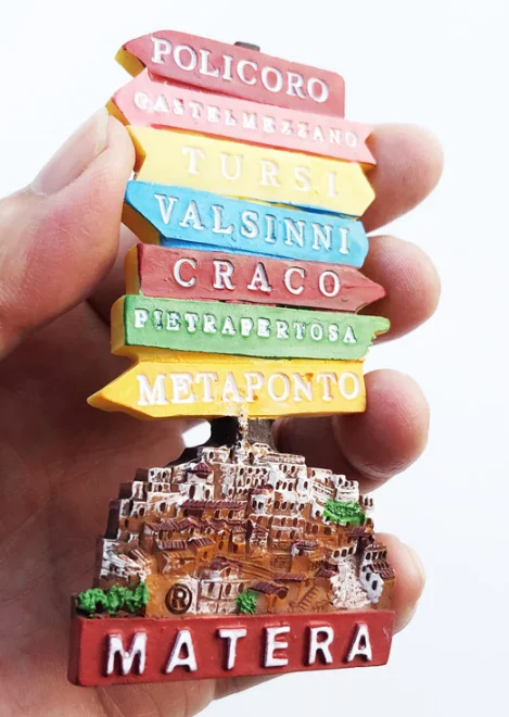 Italy Roma MATERA  S.GIMIGNAND travel souvenir resin painted refrigerator magnet