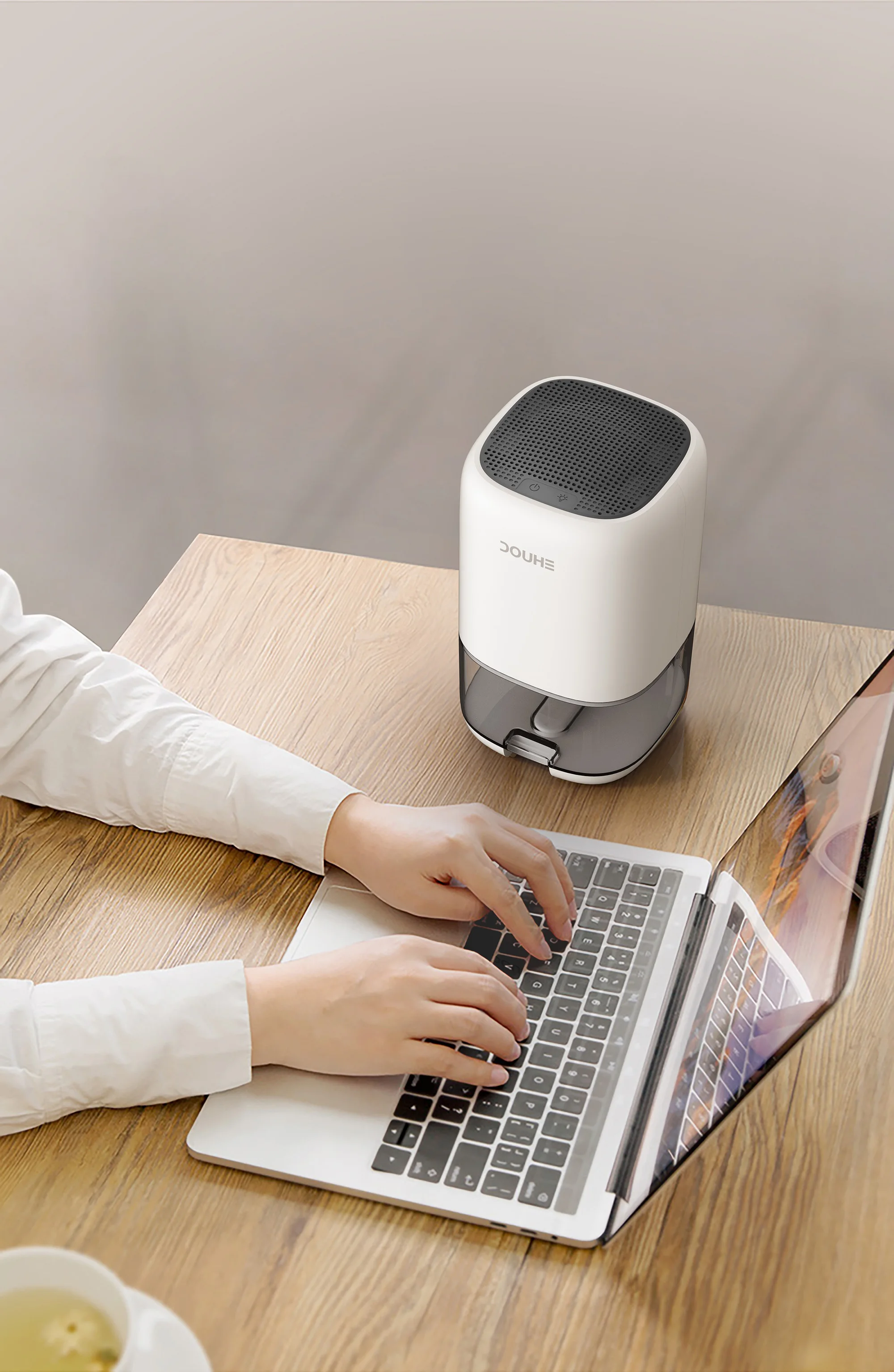 
2020 Trending New Arrivals 900ml 30W 7 Colorful Atmosphere Light Home Air Mini Portable Compact Dehumidifier (DH-CS01) 