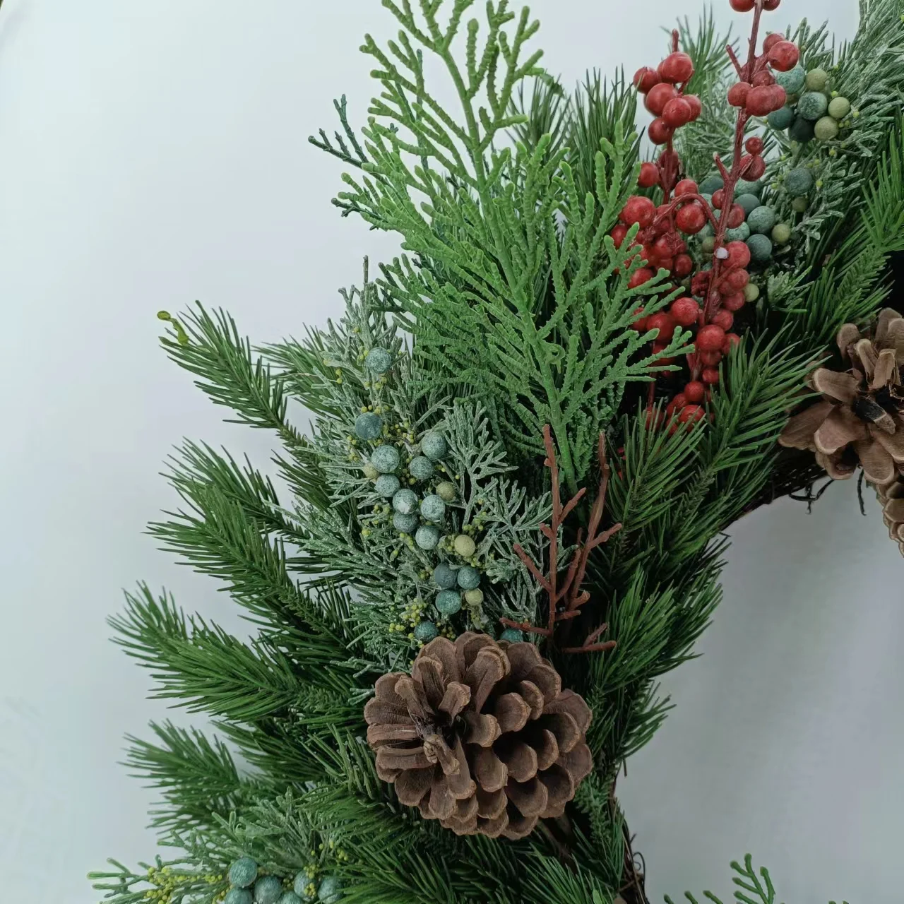Wholesale Christmas Wreath Christmas pine cone needle wreath