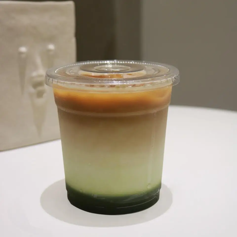 factory yogurt wholesale 18 oz plastic reusable plastic cup with lids and straw