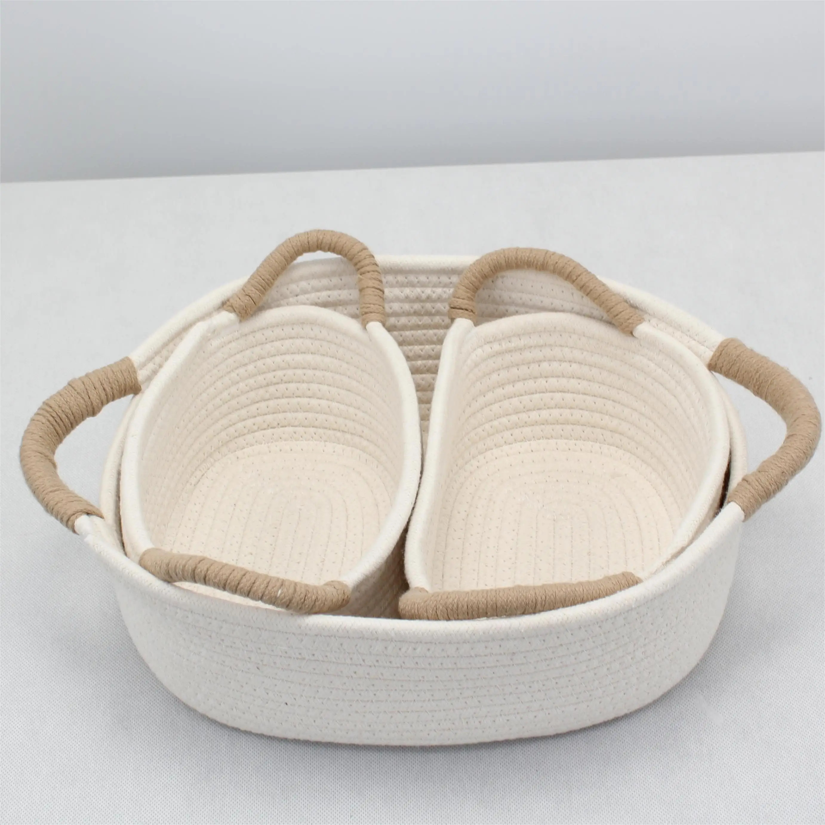 2022 Newest white Cotton Rope Baby Woven Storage Fabric Basket Foldable Storage Bag Basket With Handle