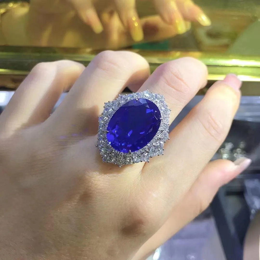 S925 Synthetic 30 Carat Imperial Sapphire Ring Set In Platinum With Five Layers Of Silver