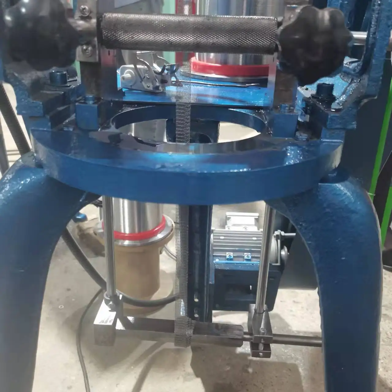 Crochet knitting machine single feed circular weft knitting machine