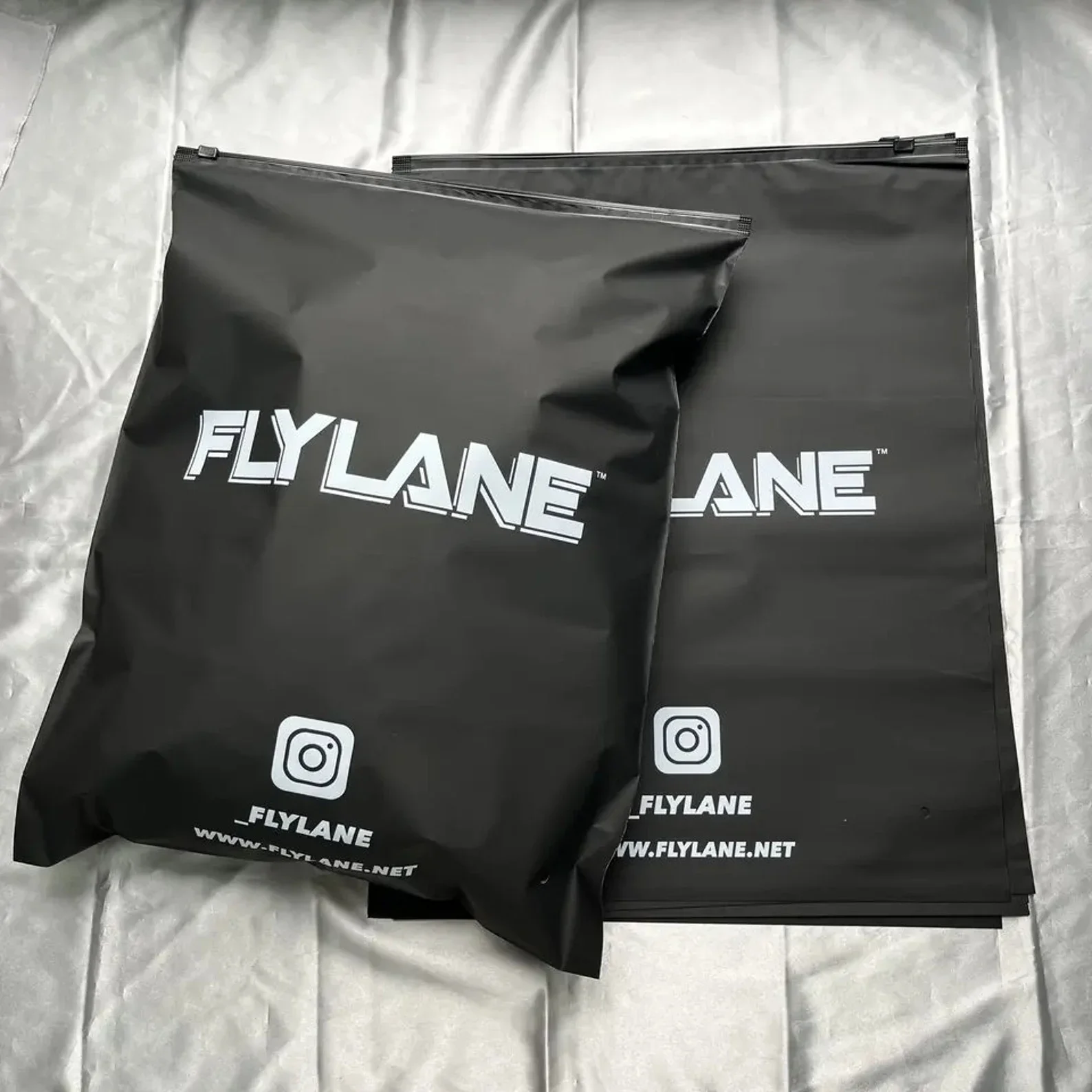 black Wholesale factory price custom Logo Self Sealing shirt Clothes Zip Lock Clear Ziplock Plastic Zipper Frosted Clothing Bags