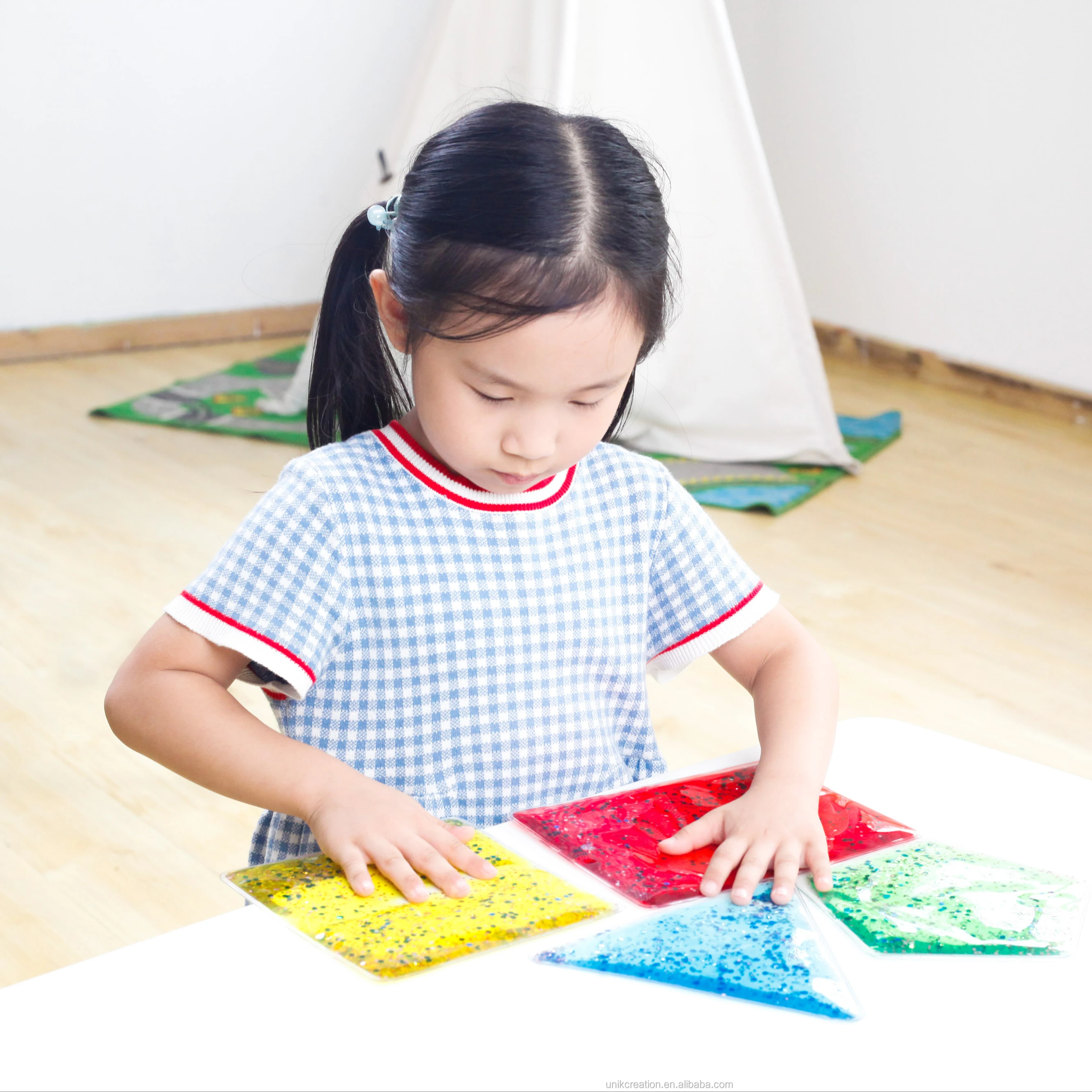 Brinquedo Educacional Colorido Soft Educational Kids Sensory Texture Square Montessori Liquid Filled Squeeze Bead Toy for Autism