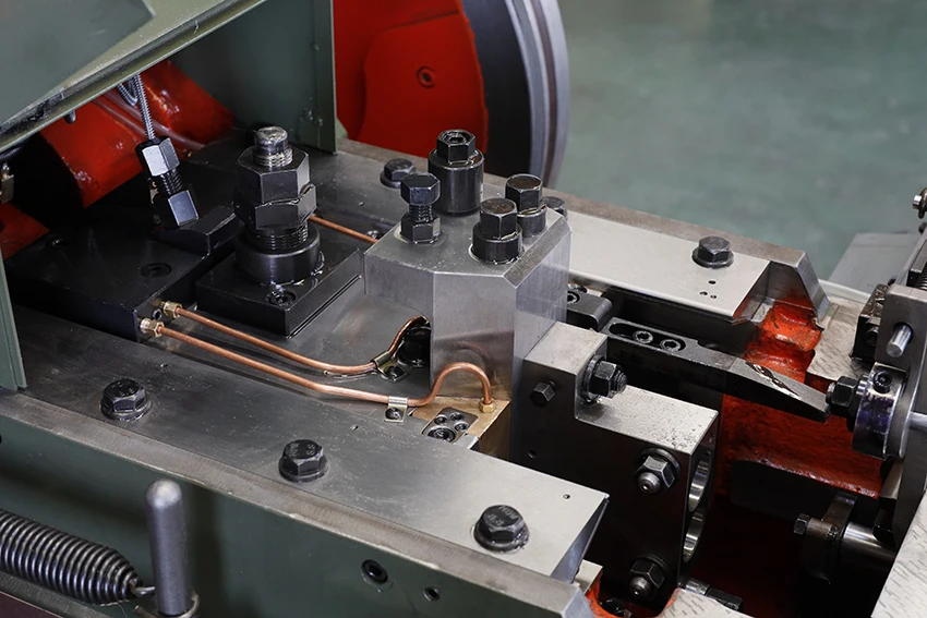 High Speed 120-135pcs/min 1Die 2Blow Screw Bolt Cold Heading Machine 6mm-76mm