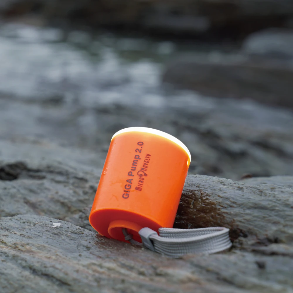 
 Micronovelty портативный GIGA Pump2.0 воздушный насос 5 насадок 1300 мА/ч, USB перезаряжаемые надуть выкачать мини воздушный насос на открытом воздухе  