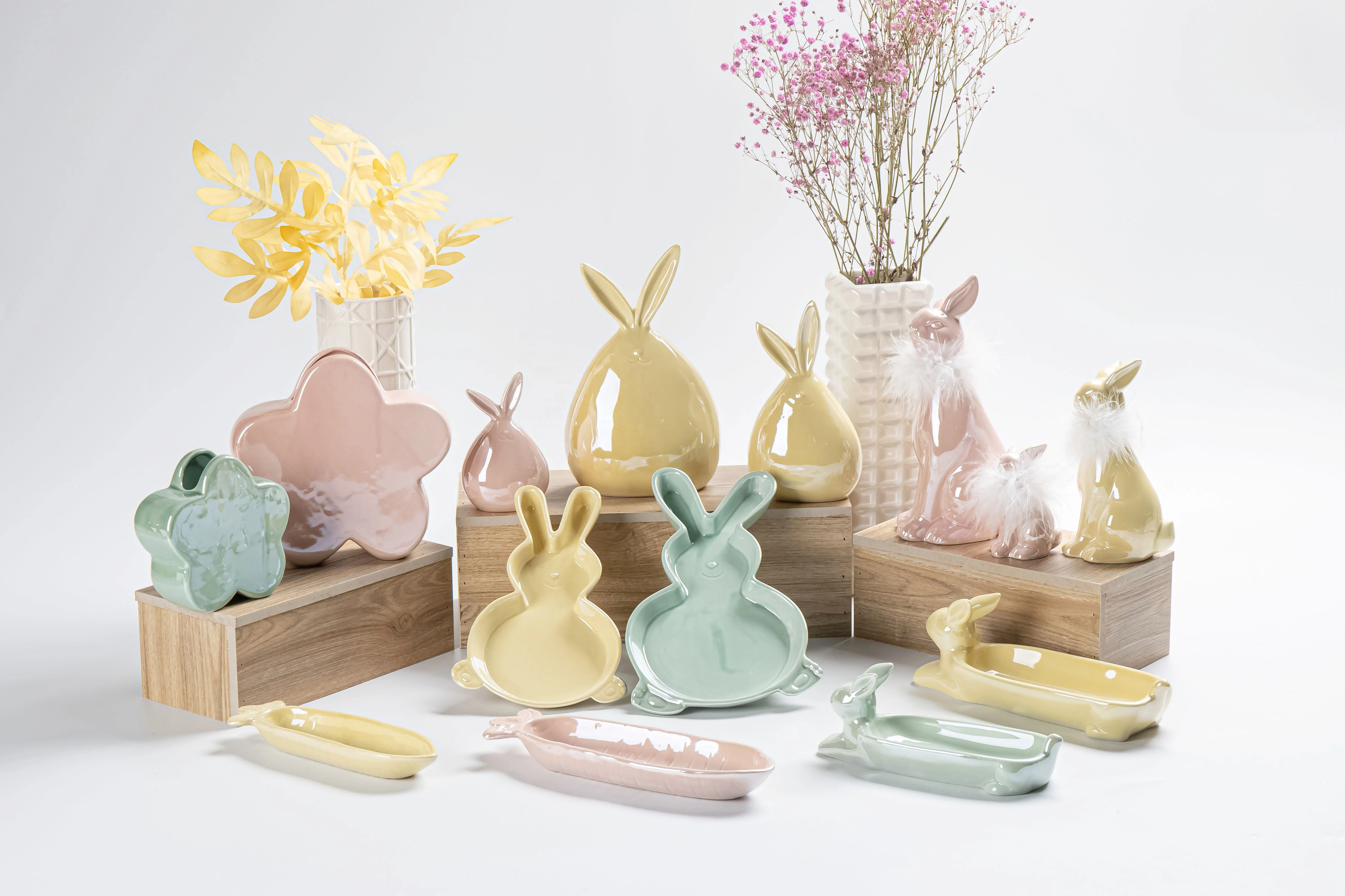 Popular Wholesale Cute Attractive Porcelain Easter Rabbit Figurine With Cotton For Sale