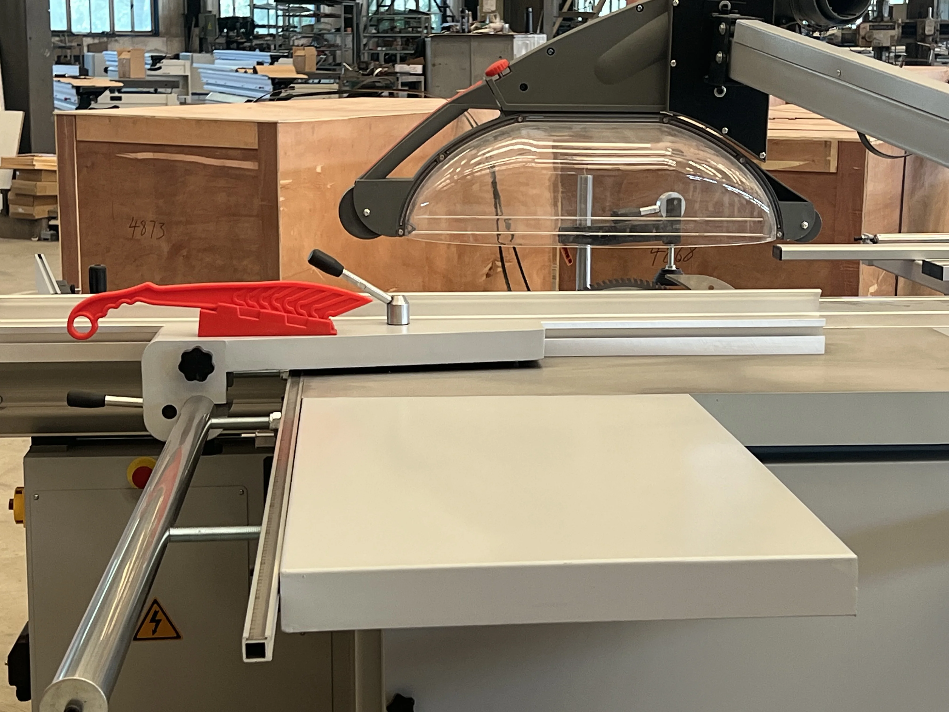 CE ISO Certification Sliding Cutting Saw Machinery Spot Goods