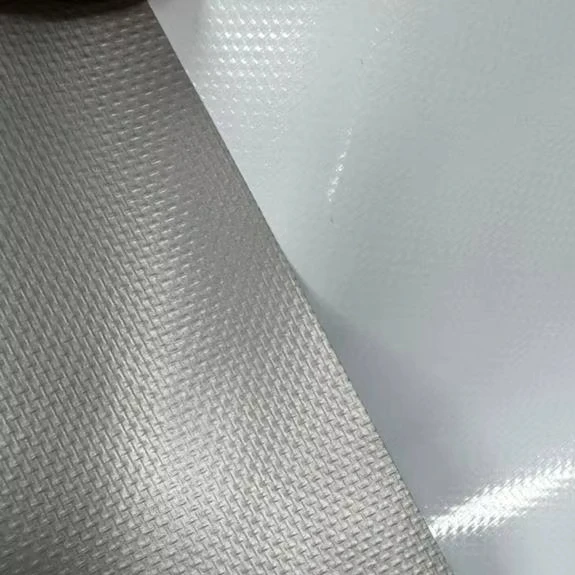 Белый серебристый 450gsm 550gsm 650gsm 6 футов на 50 метров Блестящий ПВХ брезент для малайзийских палаток