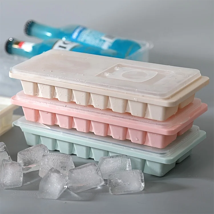 Promotional Gift Items Summer Products Ice Maker Mold with Lid for Freezer Cocktails Plastic Ice Cube Tray