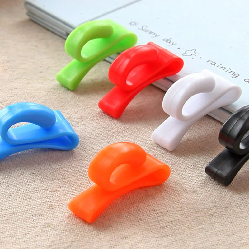 DIHAO 2PCS Anti Lost Key Hook Storage Holder Rack Multi Purpose Holder Clip colorful ABS Portable Built-in Mini Hooks