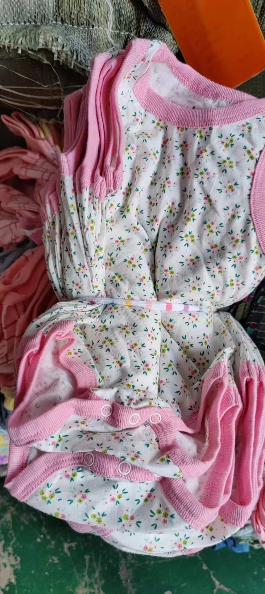 Wholesale Apparel stock from Bangladesh Branded Overruns Cotton Baby Clothes T-shirts sleeveless onesie  Baby romper