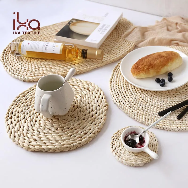 Natural Color Corn Husk Handwoven Washable Rattan Round Mat Placemat for Dining Wedding Luxury