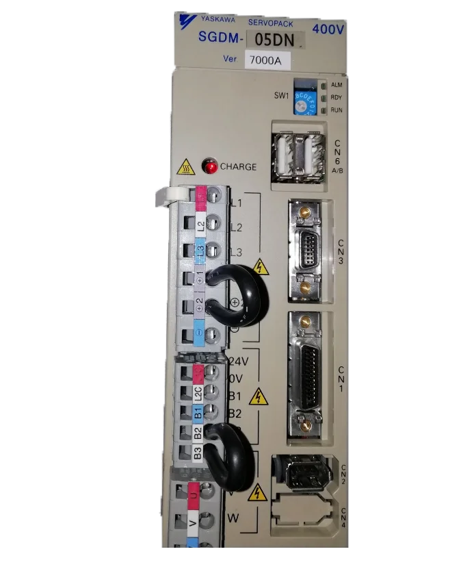 Ac сервопривод Yaskawa SGDM-05DN Япония драйвер для фар orignal цены по прейскуранту завода-изготовителя хорошего качества