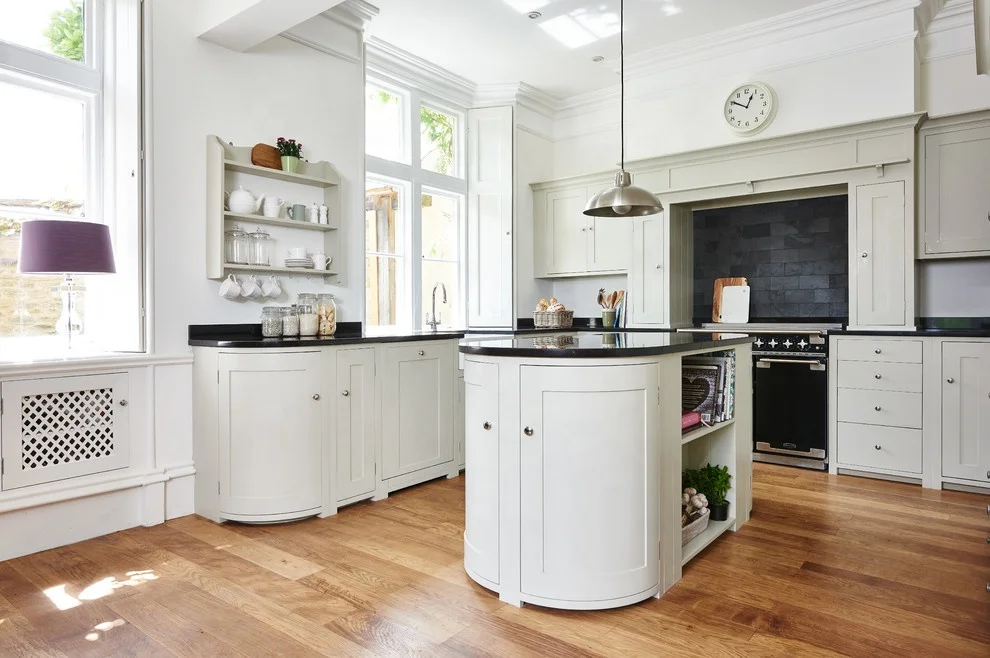 2024 New Trend Product White USA Apartment Solid Wood Shaker Curved Island Kitchen Cabinets