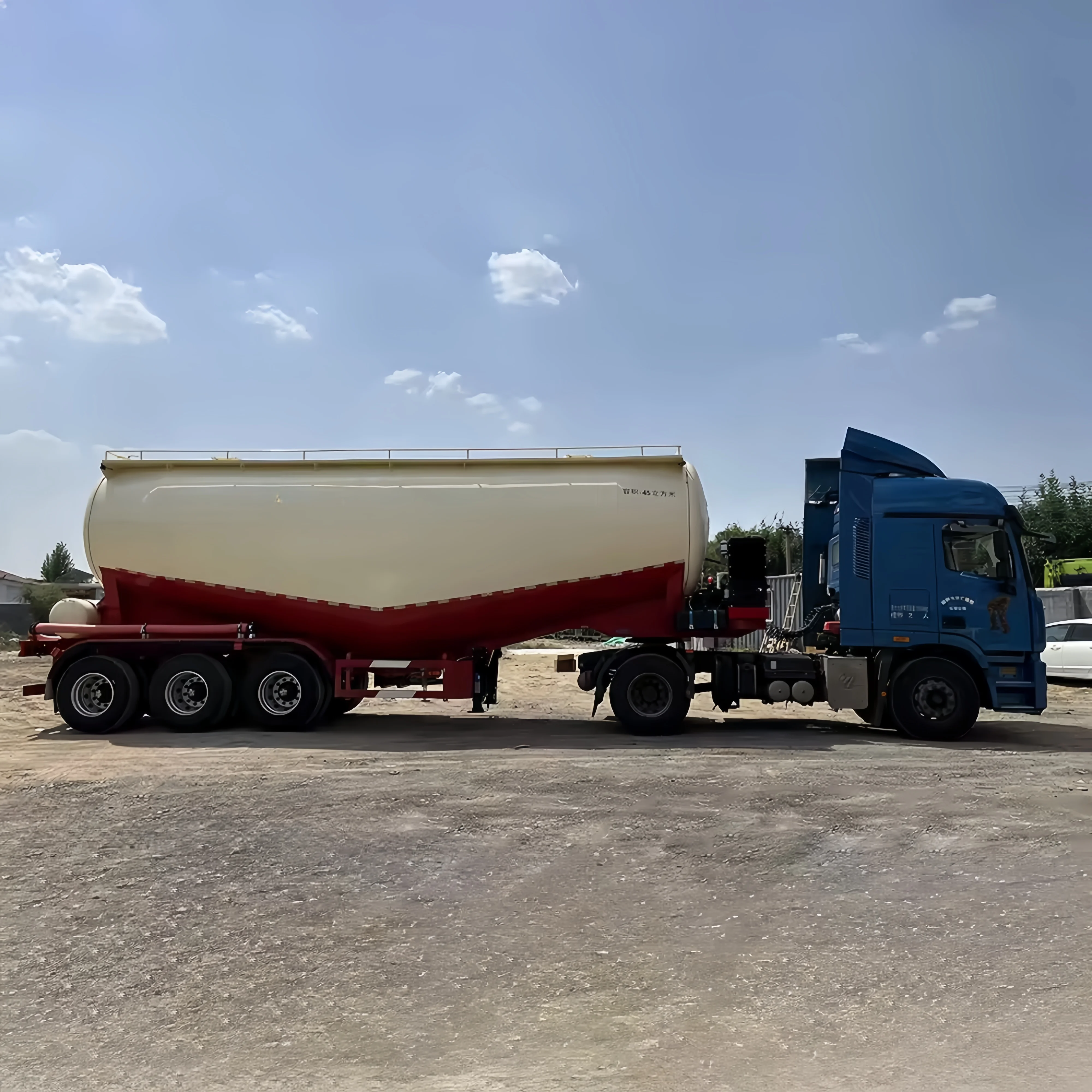 3/4/5 Axle Powder Silo Bulk Trailer 35/45/50 cbm Dry Bulk Cement Semi Trailer Powder Material Transport Tanker For Sale