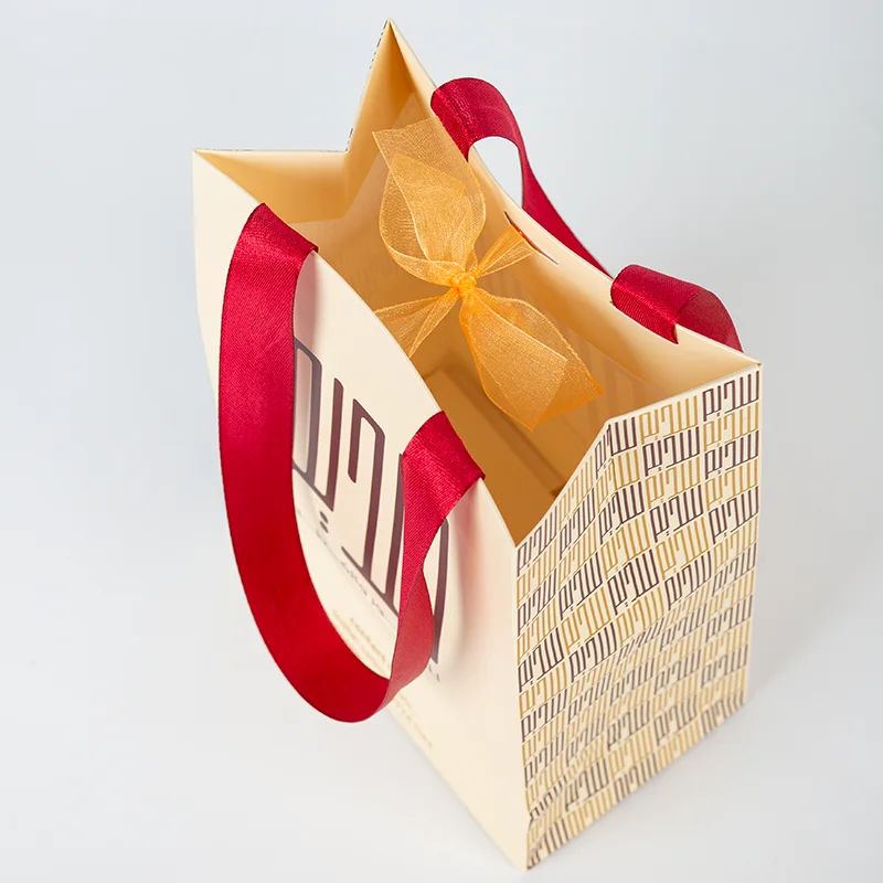 Luxury custom logo printed gift paper boutique shopping bags with your own logo