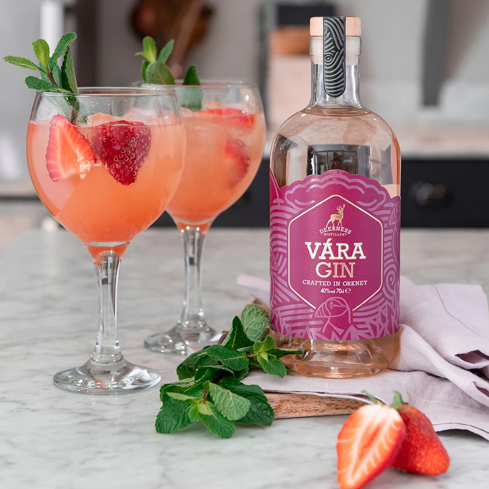 Multi Award Winning Pink Gin Premium Vara 70CL Bottle Bulk 700ml Scotland UK Gin Wholesale Rose Cardamom Citrus Rosemary Vanilla