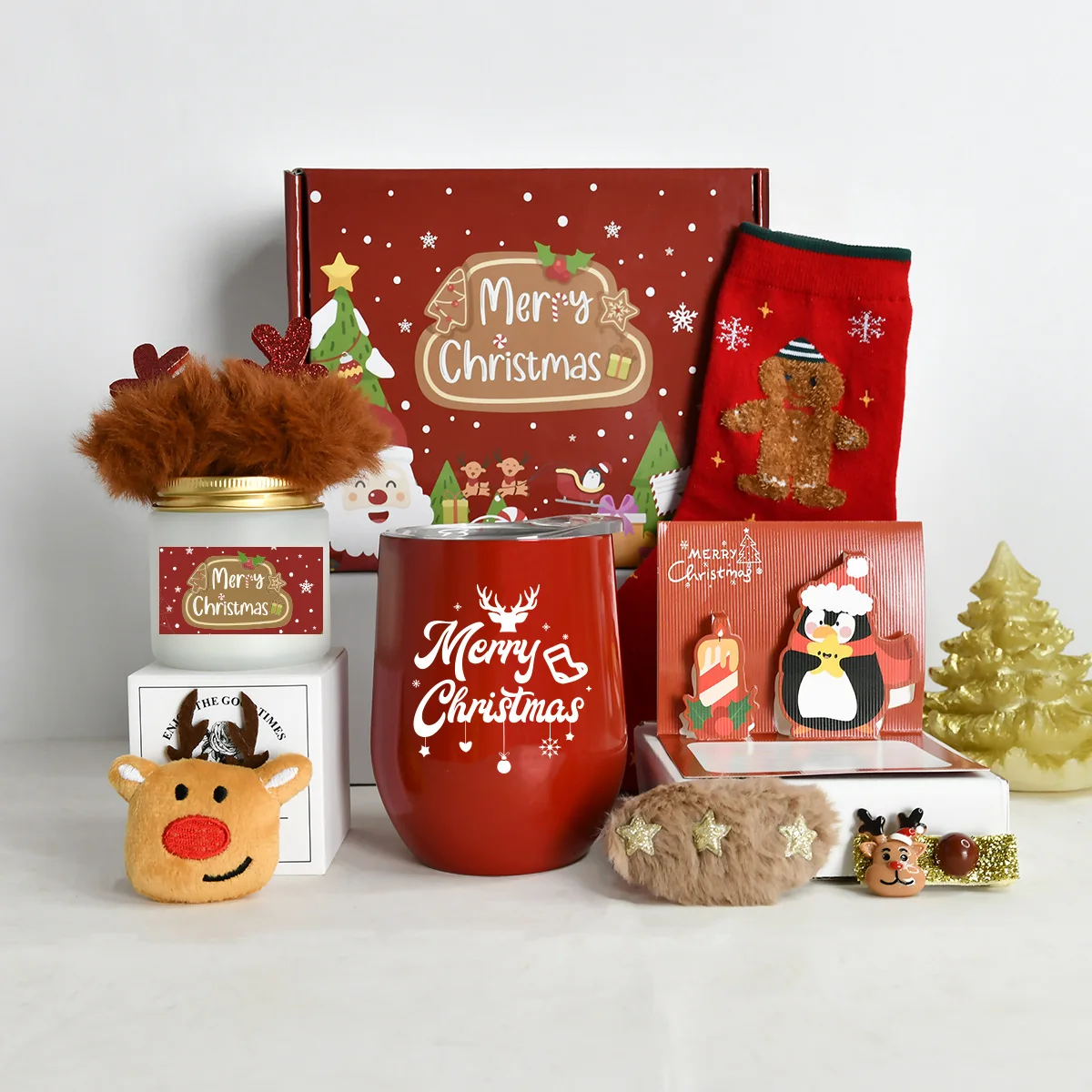 New Arrival Christmas Gifts Set Custom Mugs Socks Scented Candle Bath Spa Gift Basket For Women Christmas Decoration