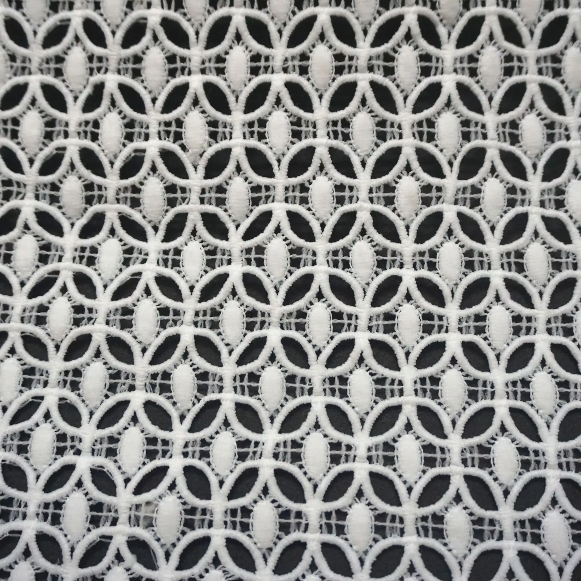 Garment Accessories Factory Customized White Polyester Material Lace Trim Water-Soluble Lace Trim