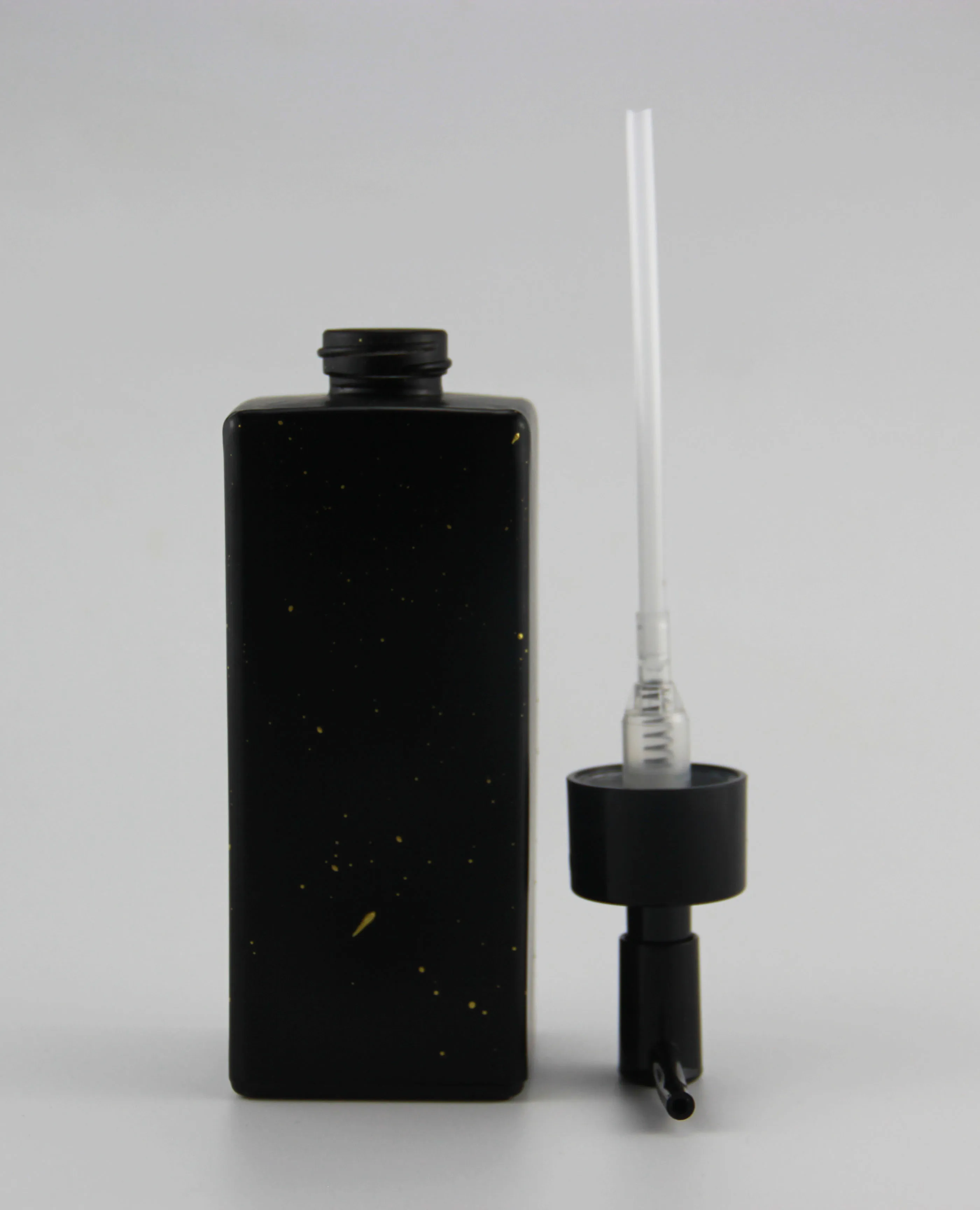 
Luxury multi-color optional shampoo shower gel glass bottle with various styles of pump head cosmetics lotion glass bottle 