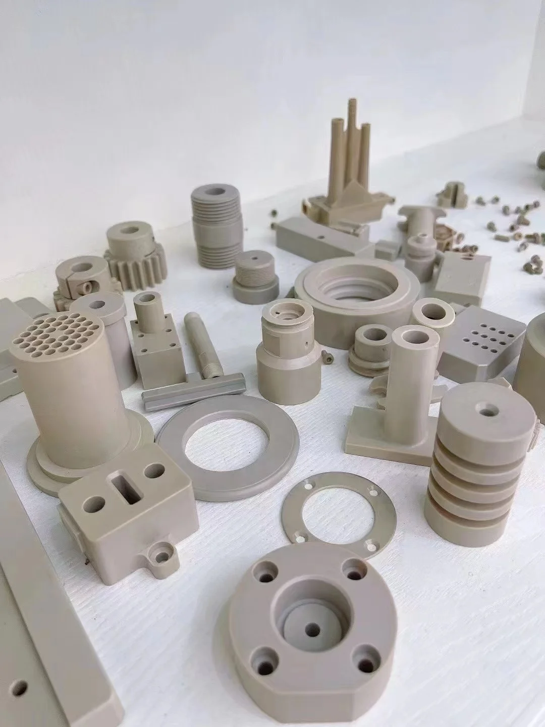 16mm Medical PEEK material rod Implant PEEK Bar raw material sheet bar for cervical PEEK tlif lumbar spine cage anchor screw