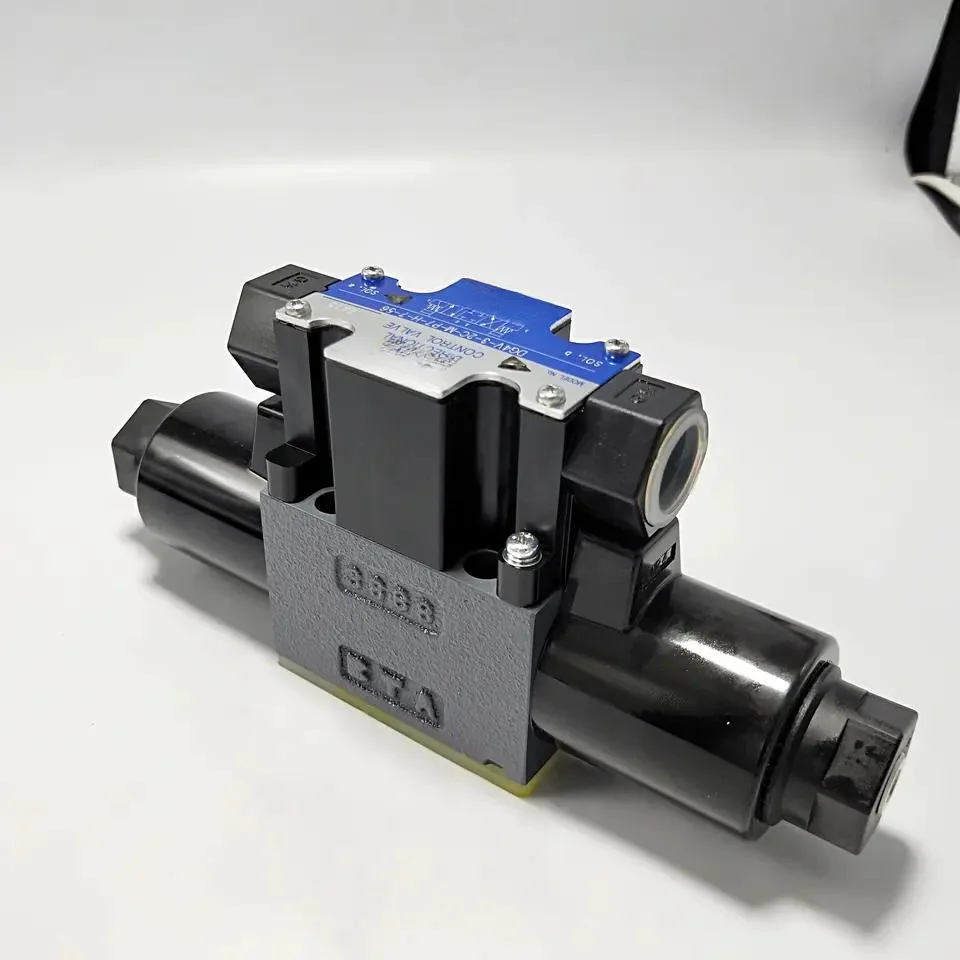 DG4VC-3-6C-M-PN2-H-7-52 Hydraulic Solenoid Directional Control Valve DG4V-3-2C-M-U2-T-52-K Solenoid Valve